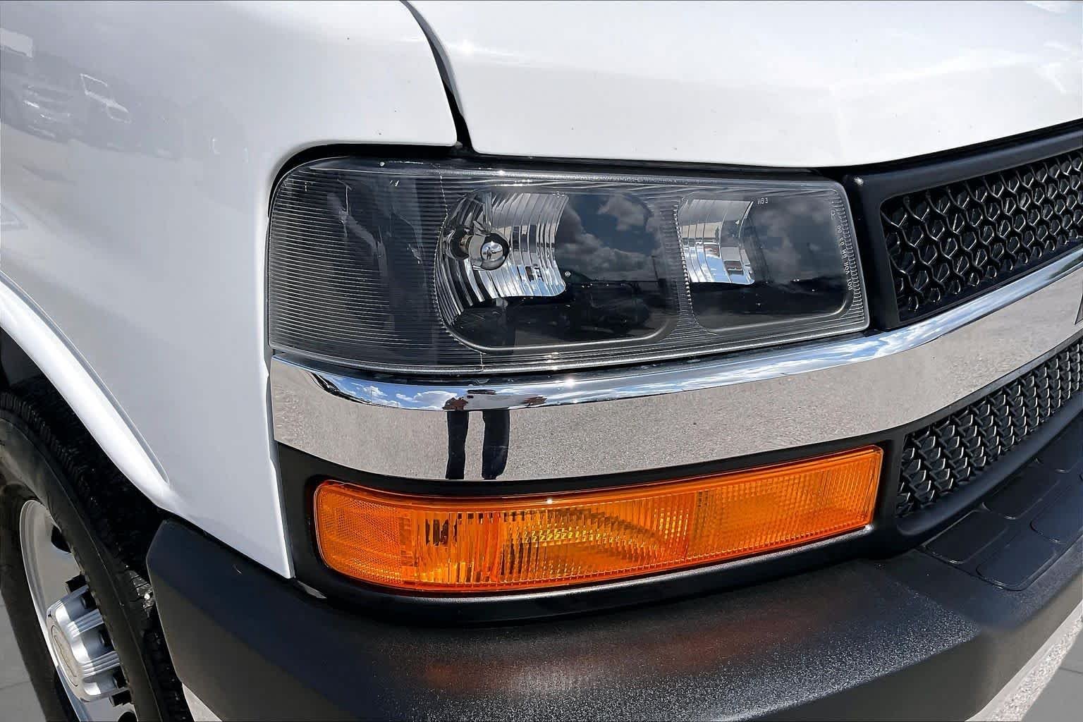 Used 2024 Summit White Chevrolet WT image 23