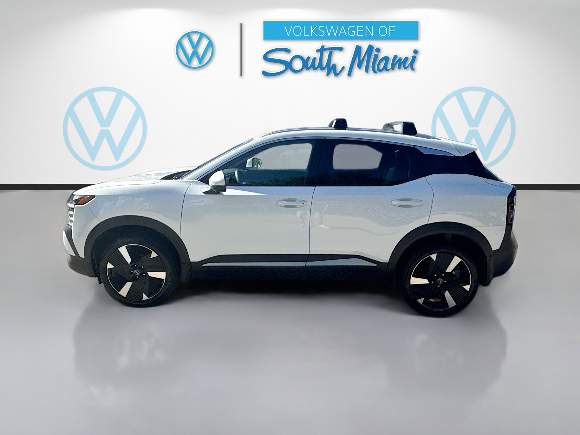Used 2025 Aspen White Tricoat Nissan SR image 4