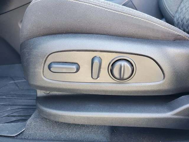 Used 2024 White Chevrolet LT image 18