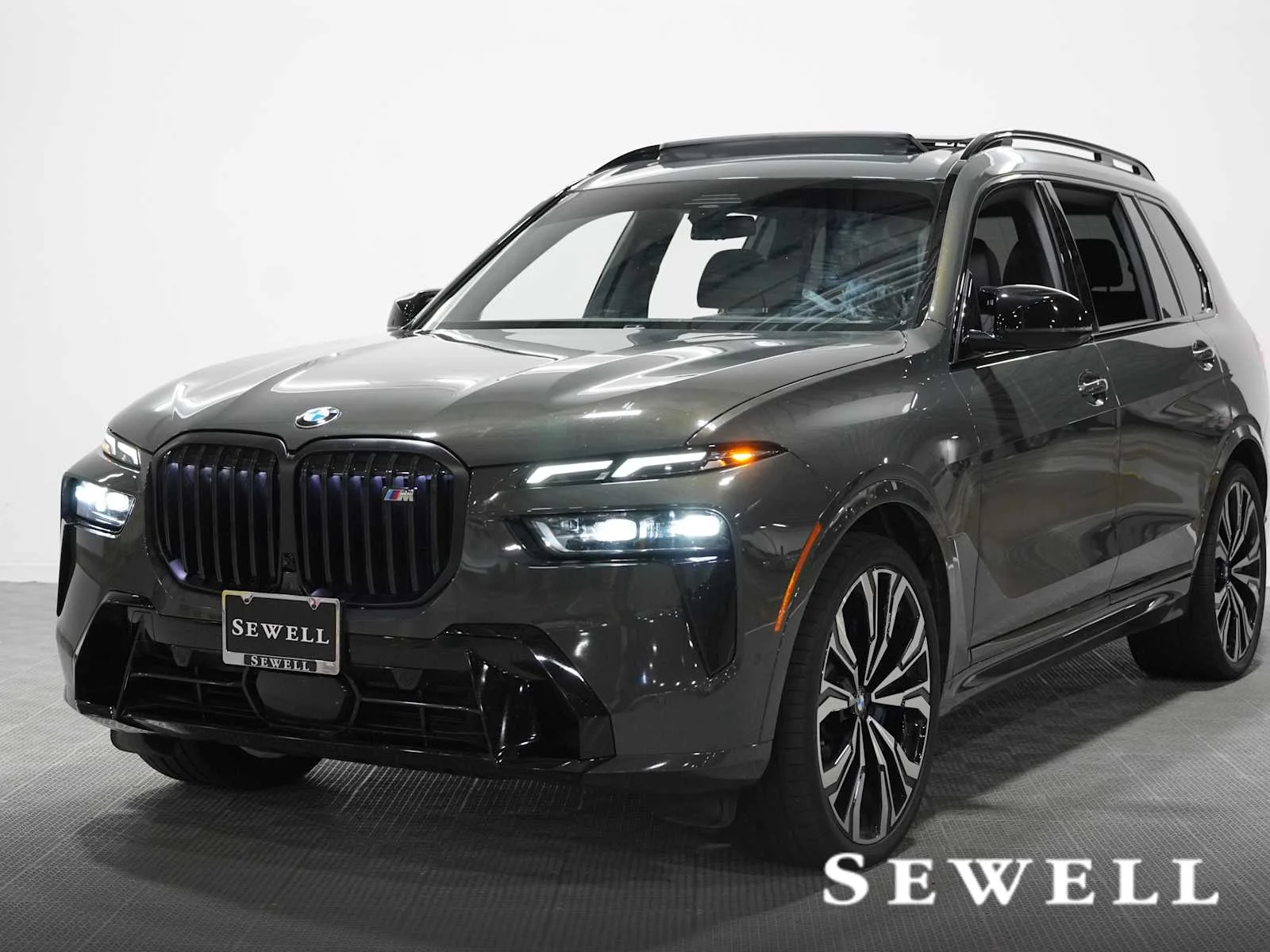 2025 BMW X7 M60i
