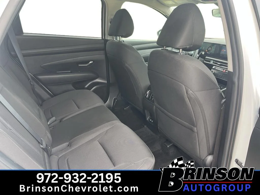 Used 2025 White Hyundai SEL image 7