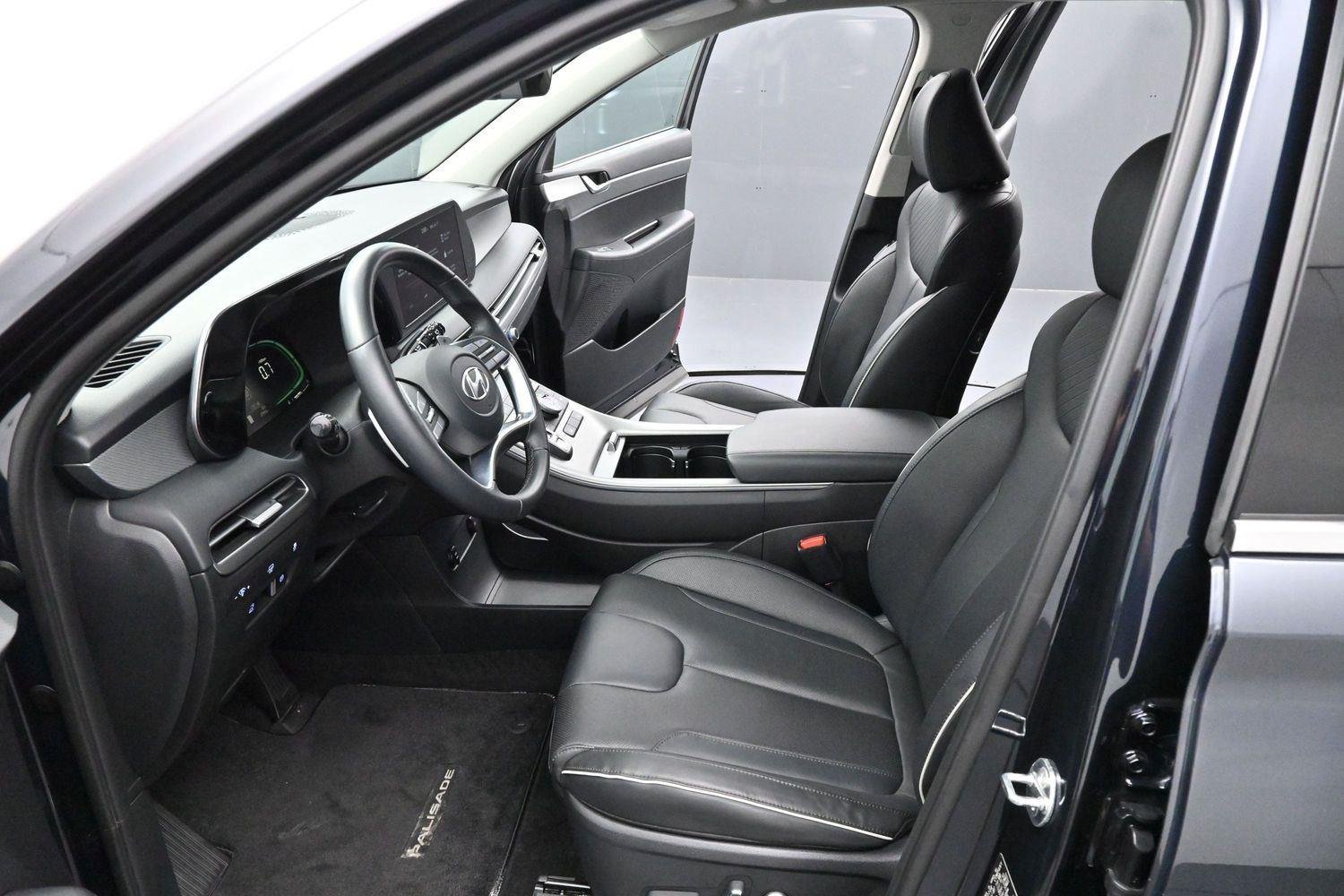 Used 2023 Moonlight Cloud Hyundai SEL image 11