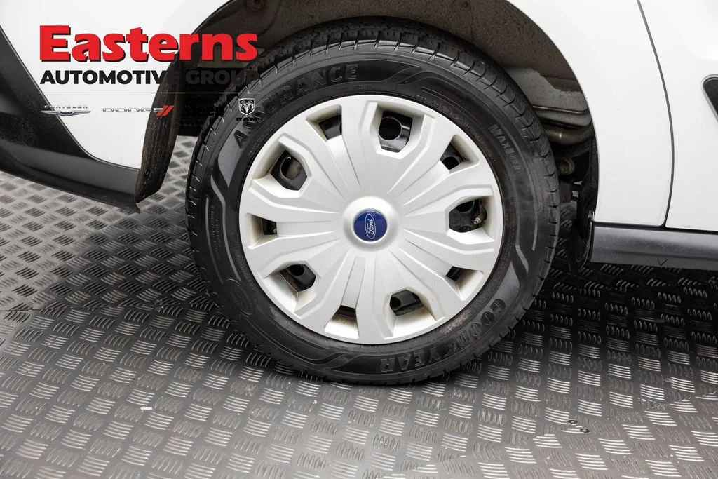Used 2022 White Ford XLT image 29