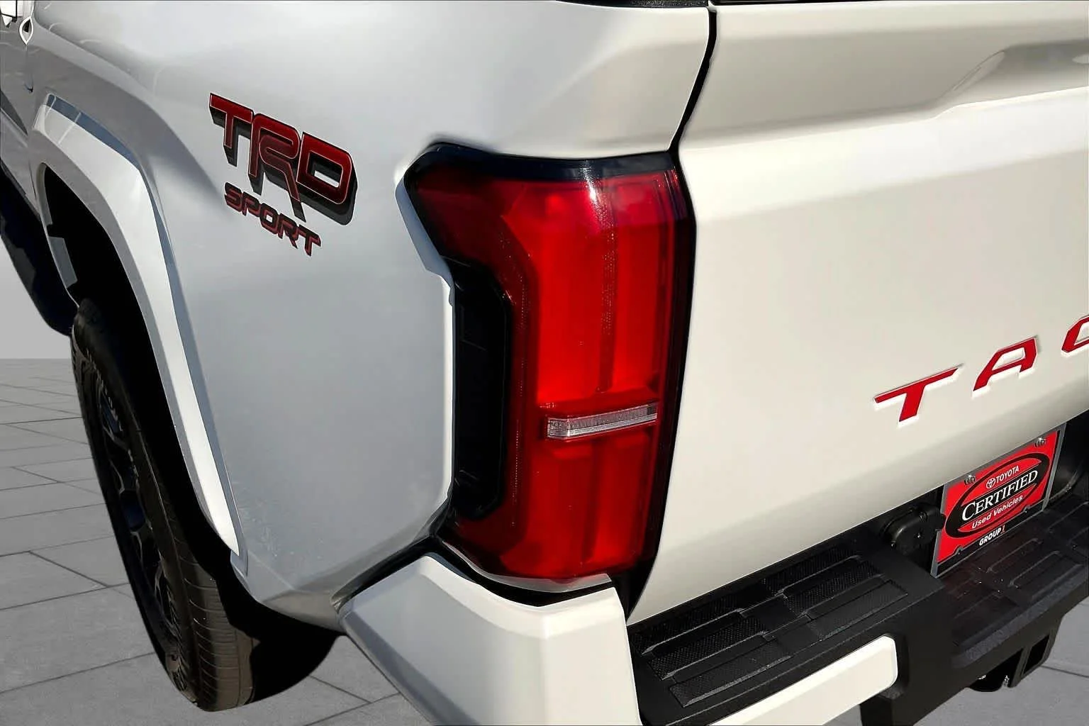 Used 2025 Ice Cap Toyota SR5 image 28