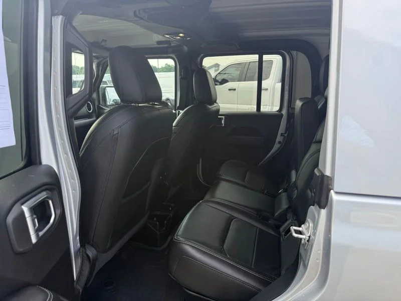 Used 2022 Silver Jeep Overland image 11