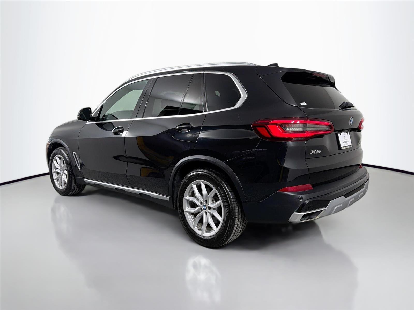 Used 2019 Black Sapphire Metallic BMW xDrive40i image 7