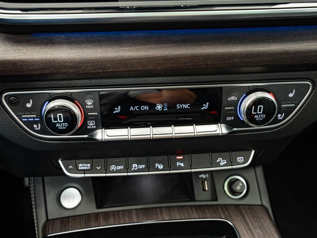 Used 2021 Mythos Black Metallic Audi 45 Prestige image 35