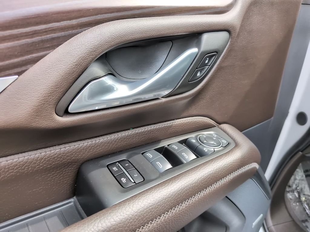 Used 2024 White GMC Denali image 18