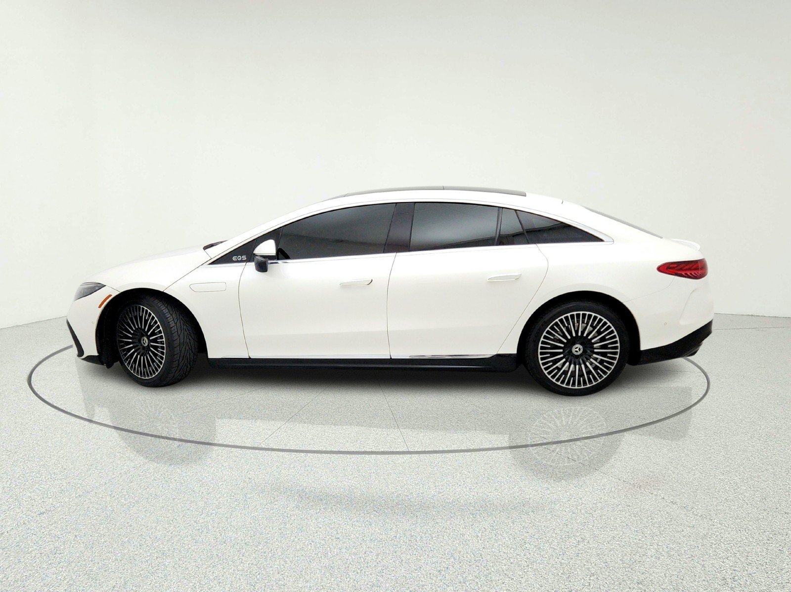 Certified Used 2023 MANUFAKTUR Diamond White Mercedes-Benz EQS 450+ image 14