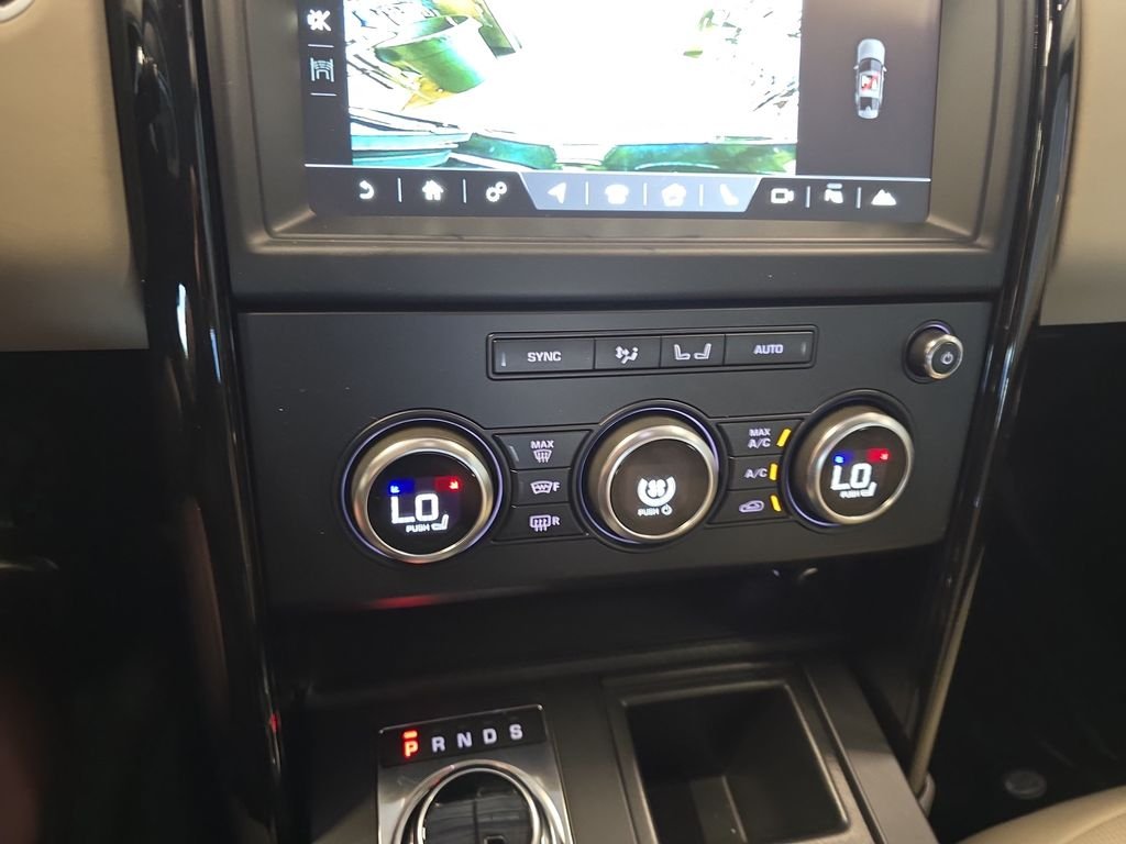 Used 2018 Black Land Rover SE image 28