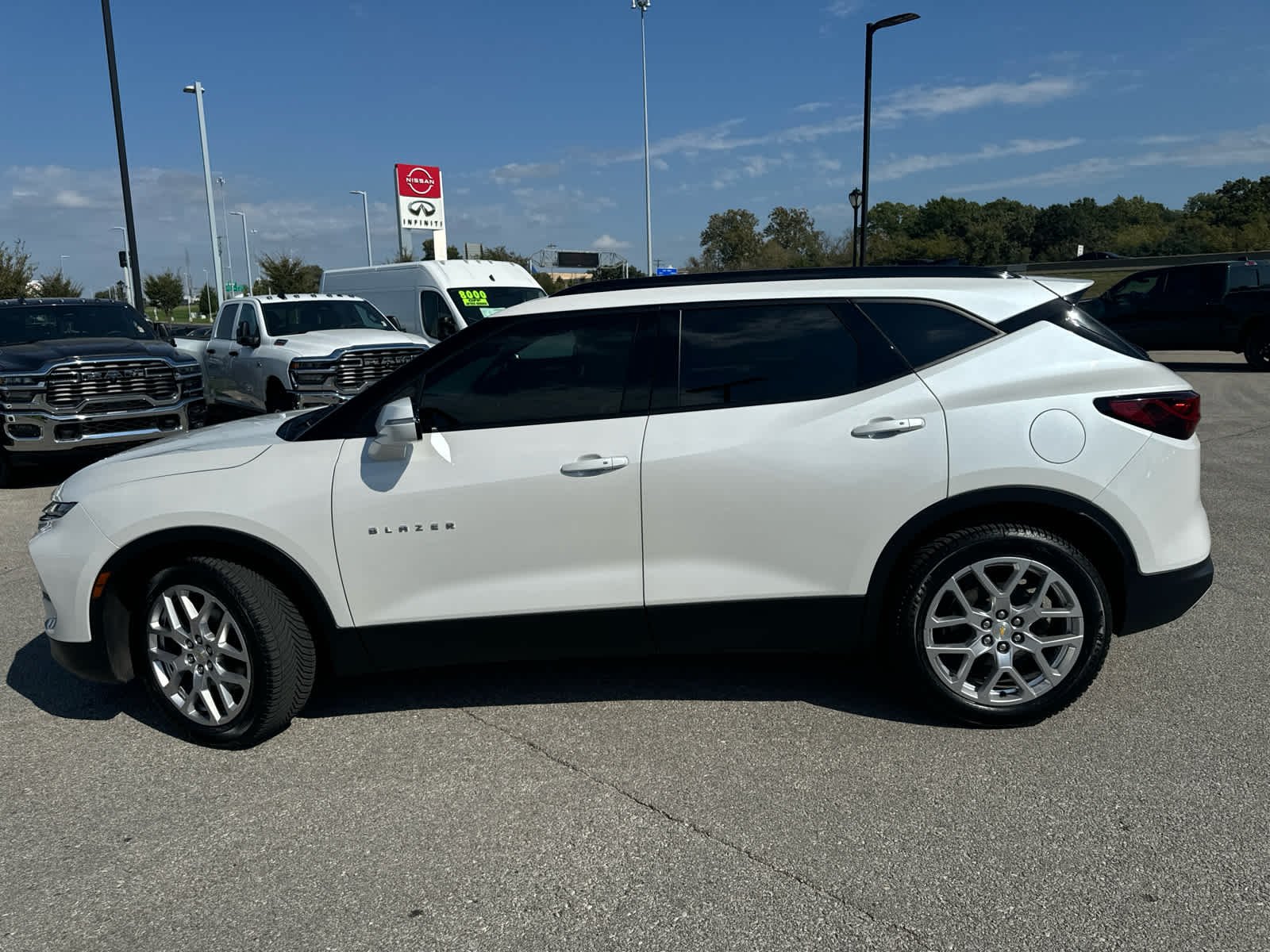 Used 2023 Iridescent Pearl Tricoat Chevrolet LT image 8