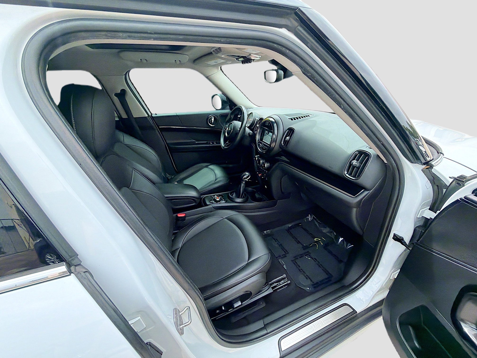 Used 2019 Light White MINI Cooper image 29