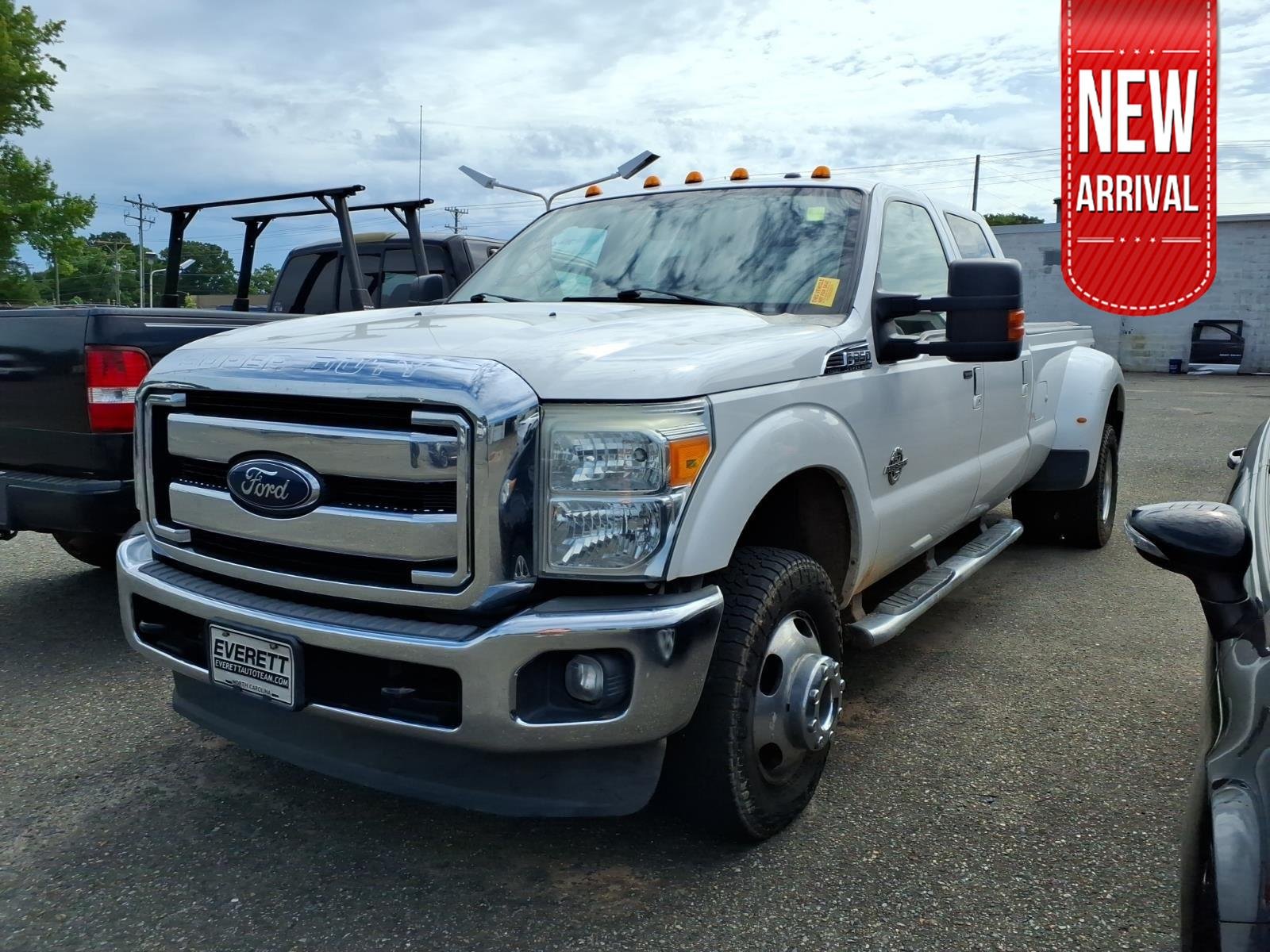 Used 2015 White Platinum Metallic Tri-Coat Ford Platinum image 1