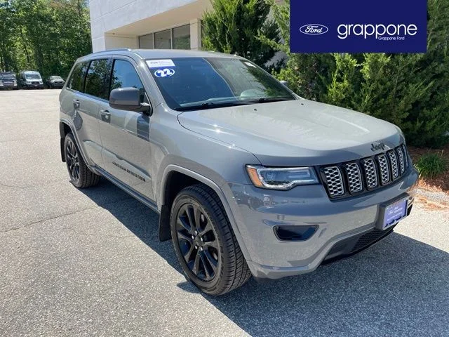 Used 2022 Sting-Gray Clearcoat Jeep Laredo X image 1