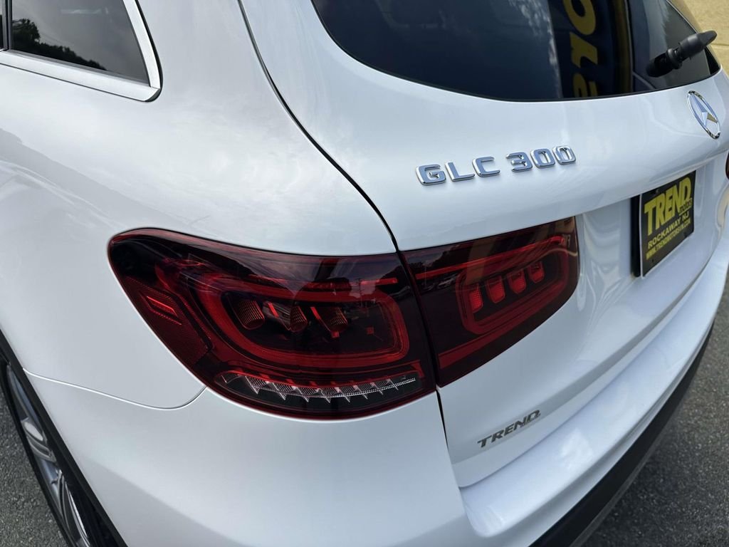 Used 2022 White Mercedes-Benz GLC 300 image 10