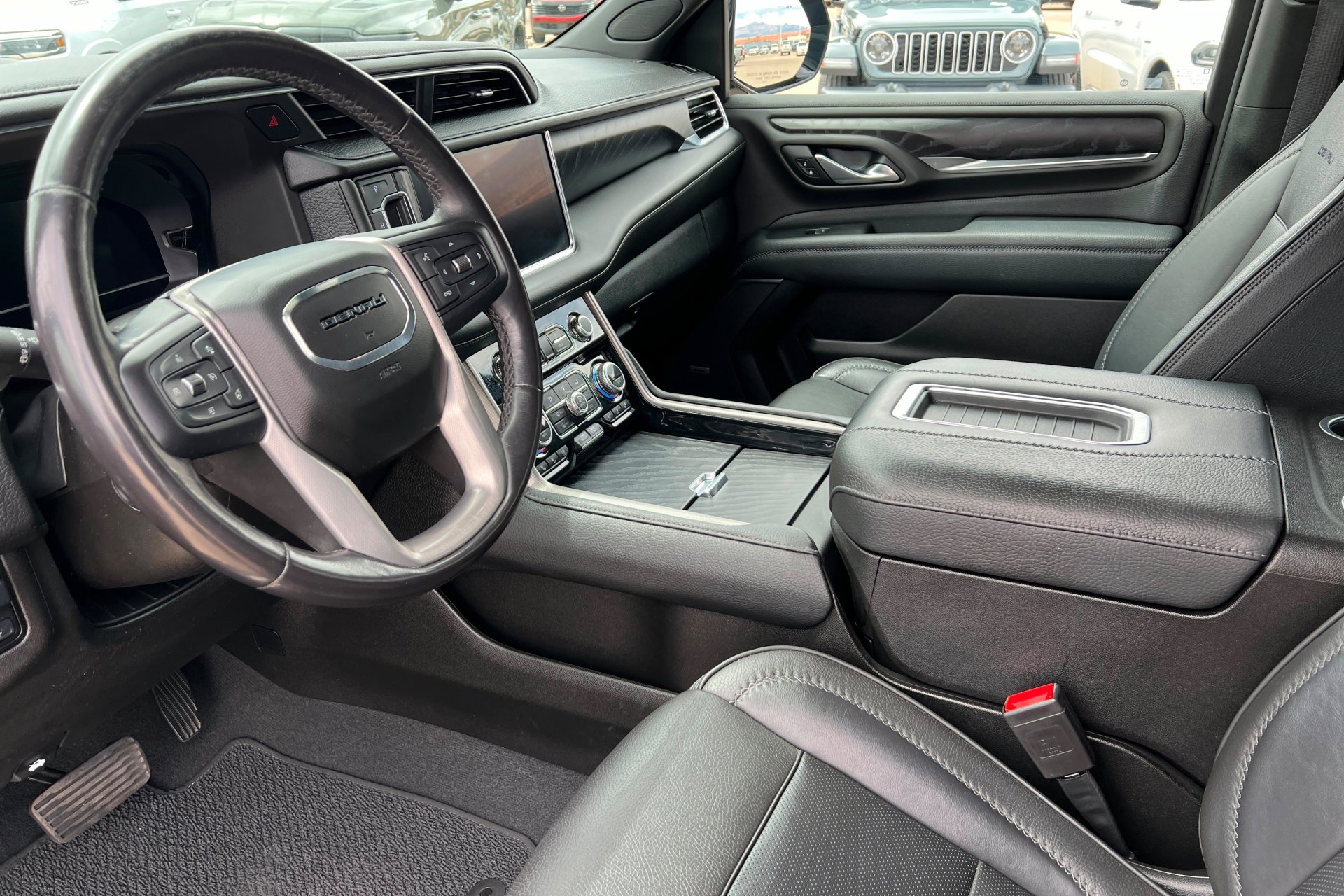 Used 2022 Onyx Black GMC Denali image 16