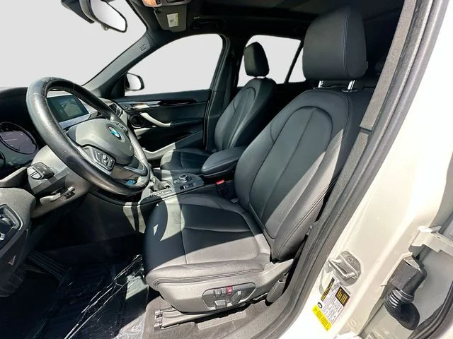 Used 2019 White BMW sDrive28i image 21