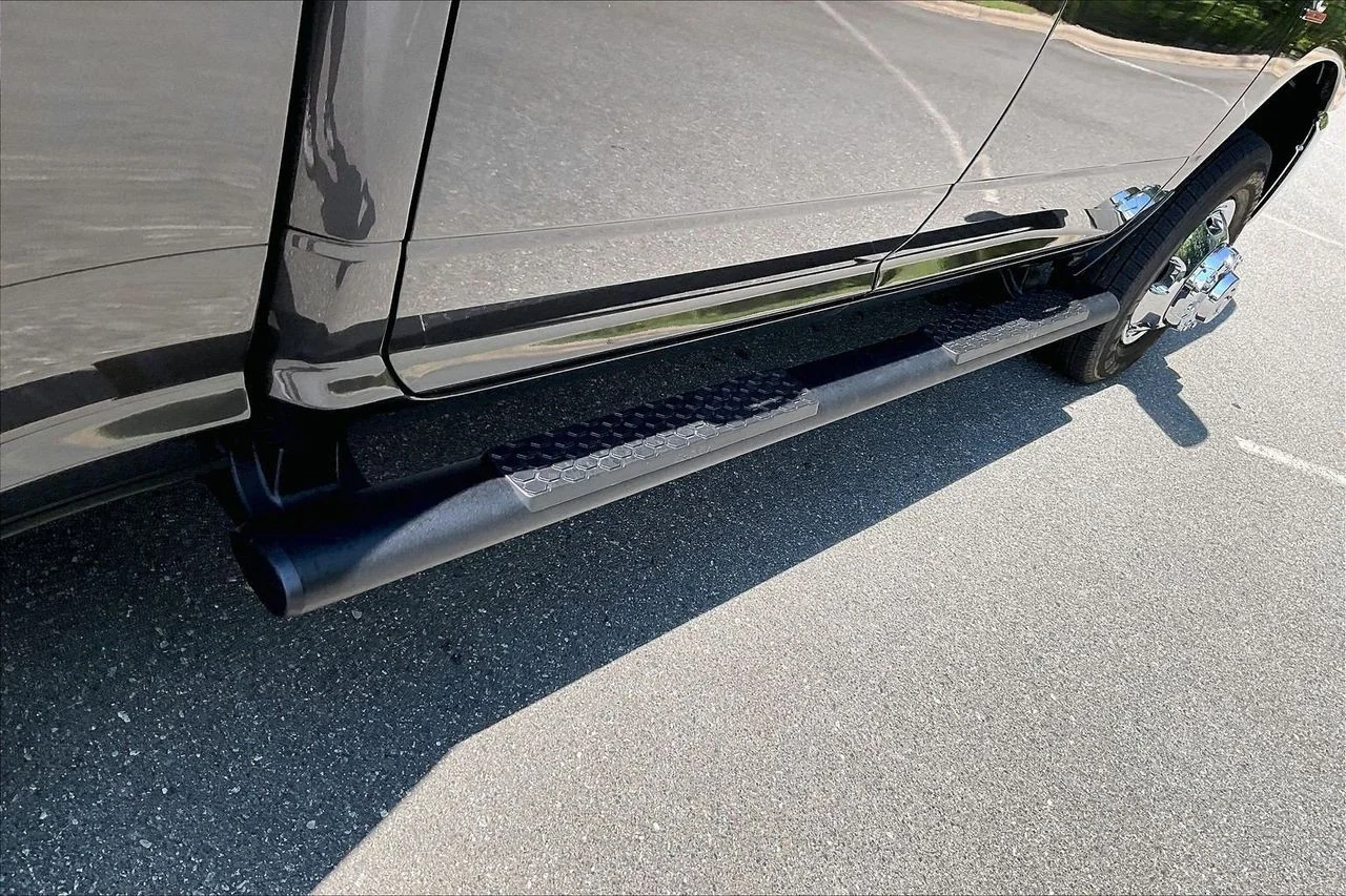 New 2026 Granite Crystal Metallic Clear-Coat Exterior Paint RAM Tradesman image 9