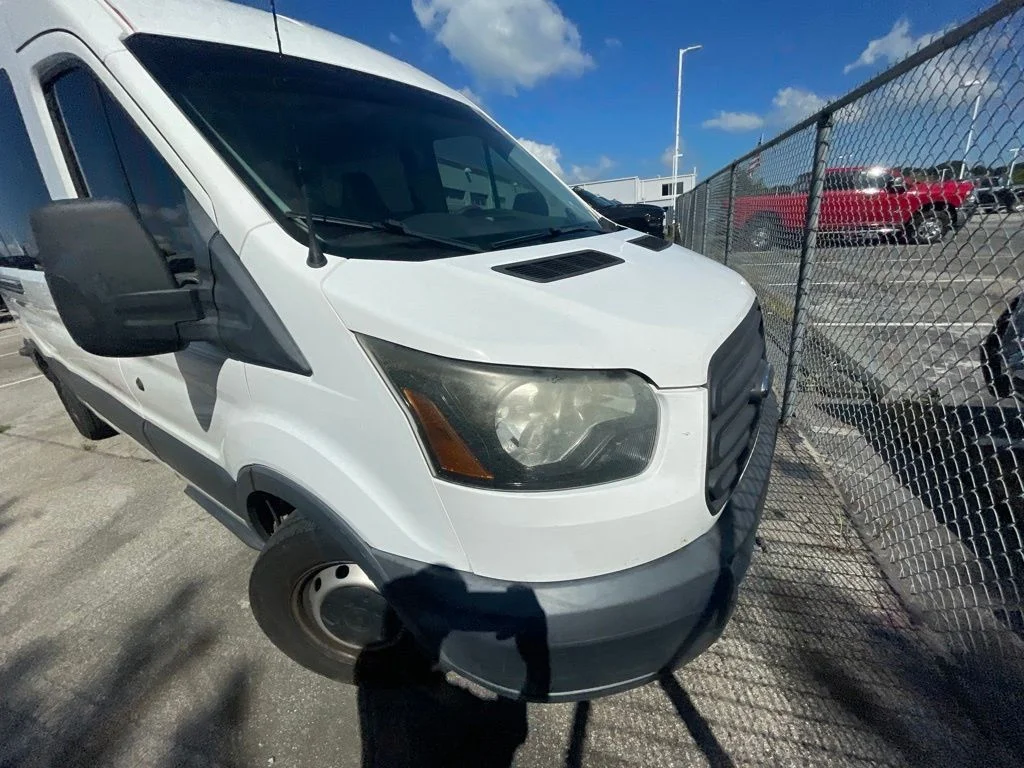 Used 2015 White Ford XL image 9