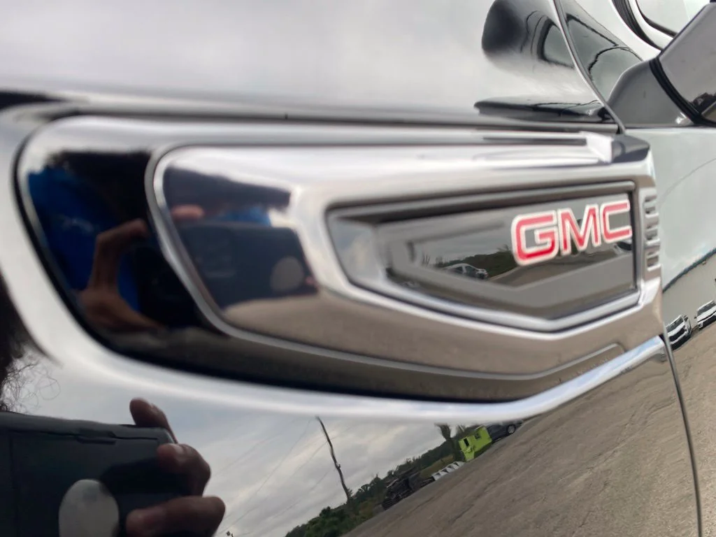Used 2025 Onyx Black GMC AT4 image 43