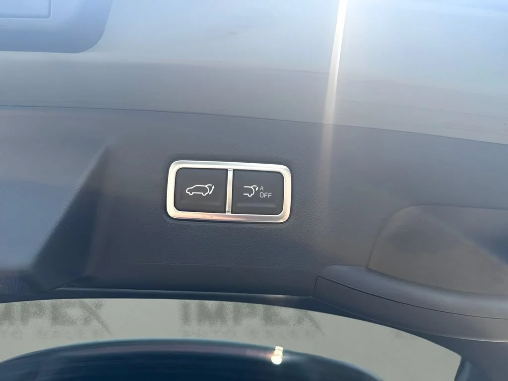 Used 2025  Kia X-Line SX image 33