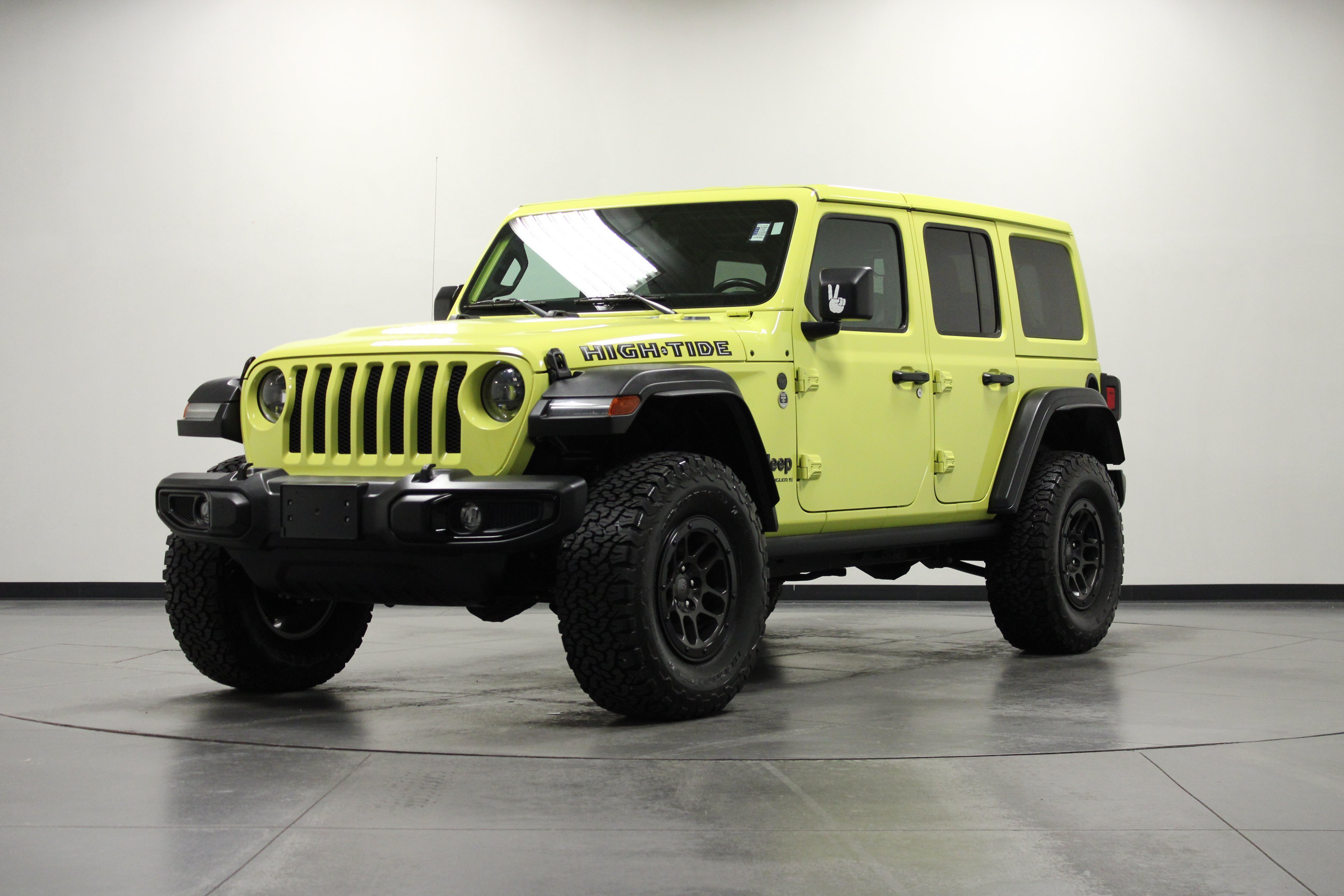 Used 2023 High Velocity Clearcoat Jeep High Tide image 8