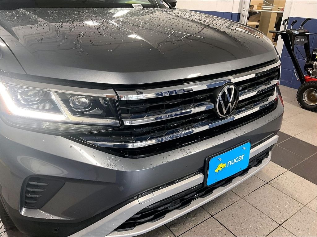 Used 2023 Gray Volkswagen 2.0T SE w/Technology image 32
