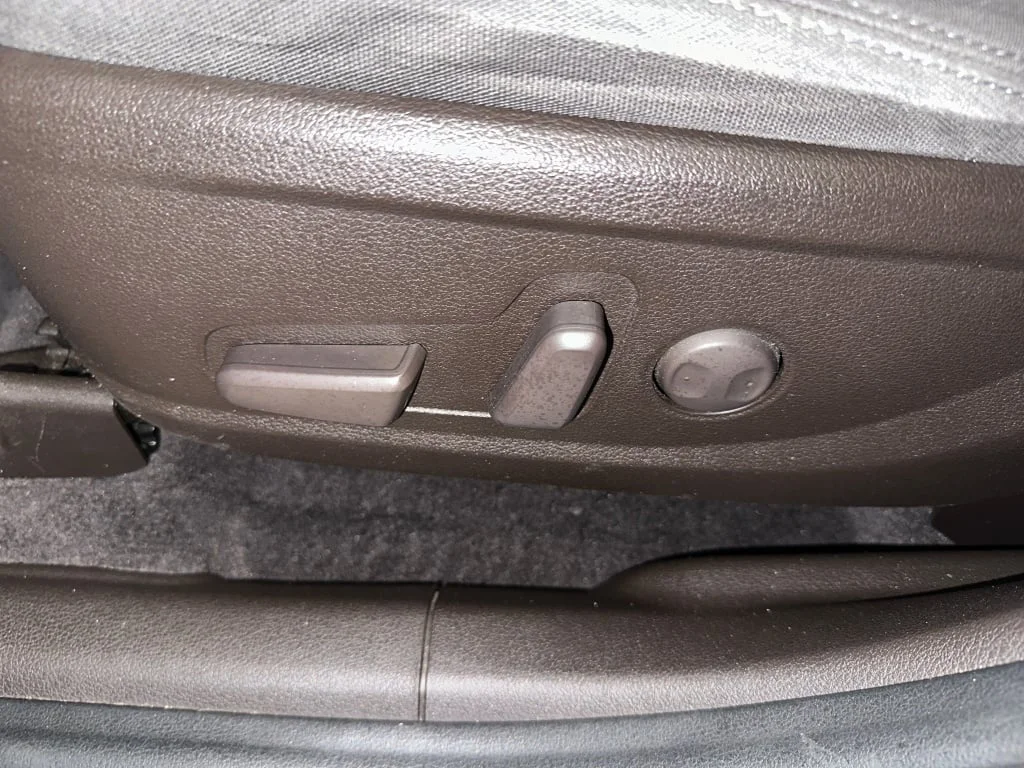Certified Used 2019 Quartz White Hyundai SEL image 3