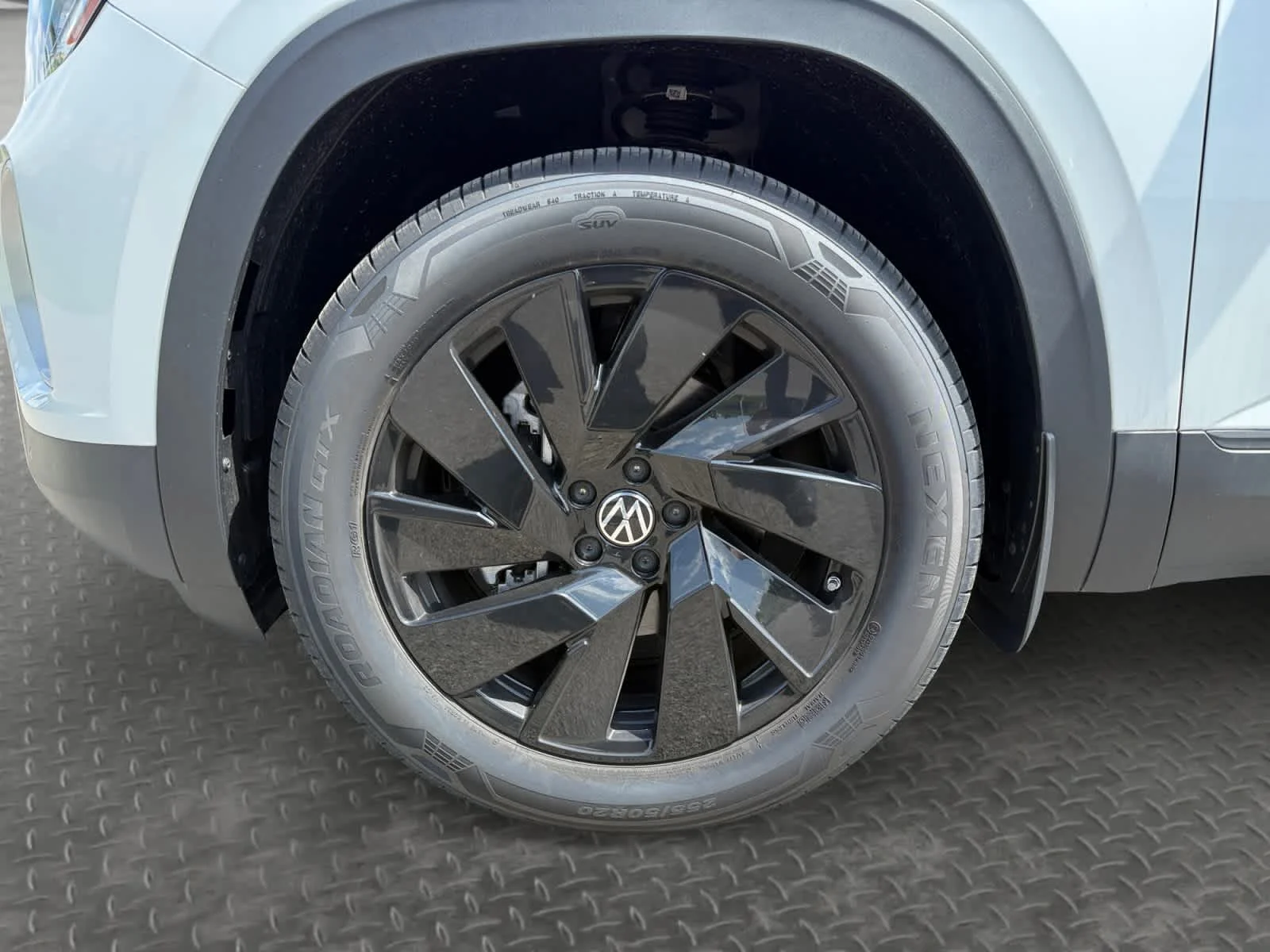 2026 Volkswagen Atlas SE w/Tech - Photo 9