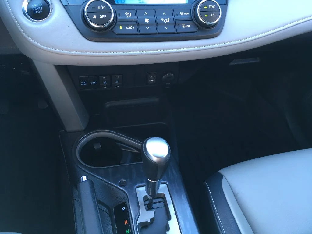 Used 2017 Blue Toyota Platinum image 18