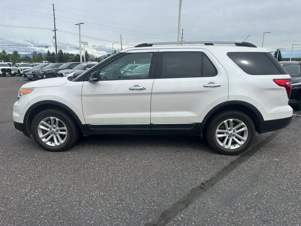 Used 2015 White Ford XLT image 2