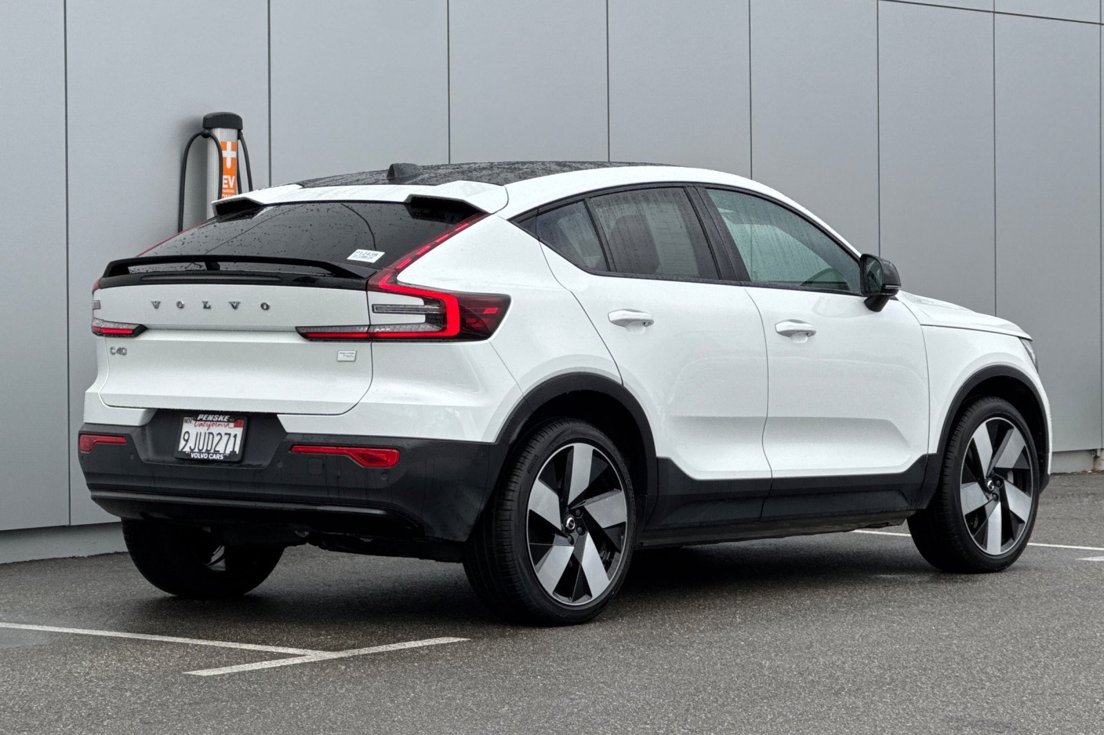 Used 2023 White Volvo Ultimate image 5