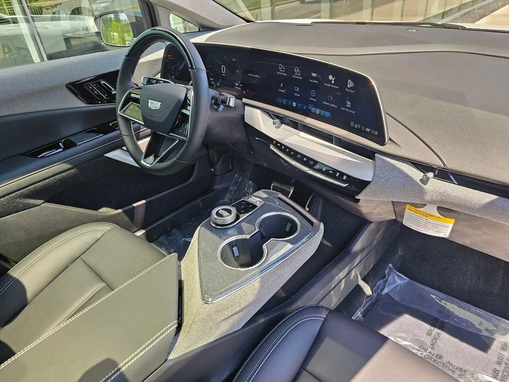 New 2026 Vibrant White Tricoat Cadillac Sport image 10