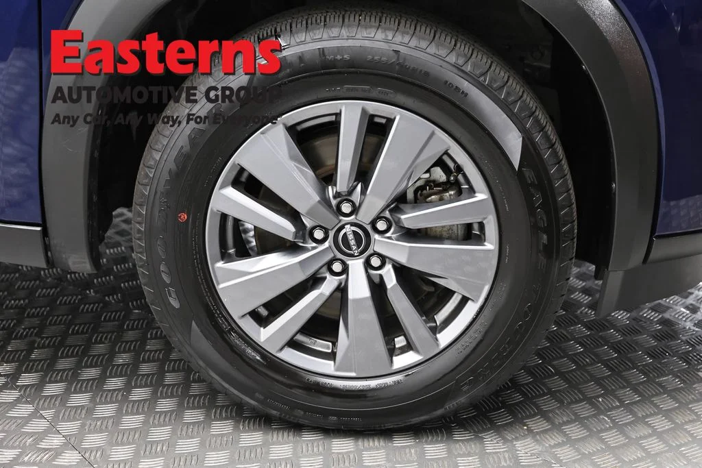 Used 2025 Blue Nissan SV image 31