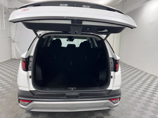 Used 2025 White Hyundai SEL image 8