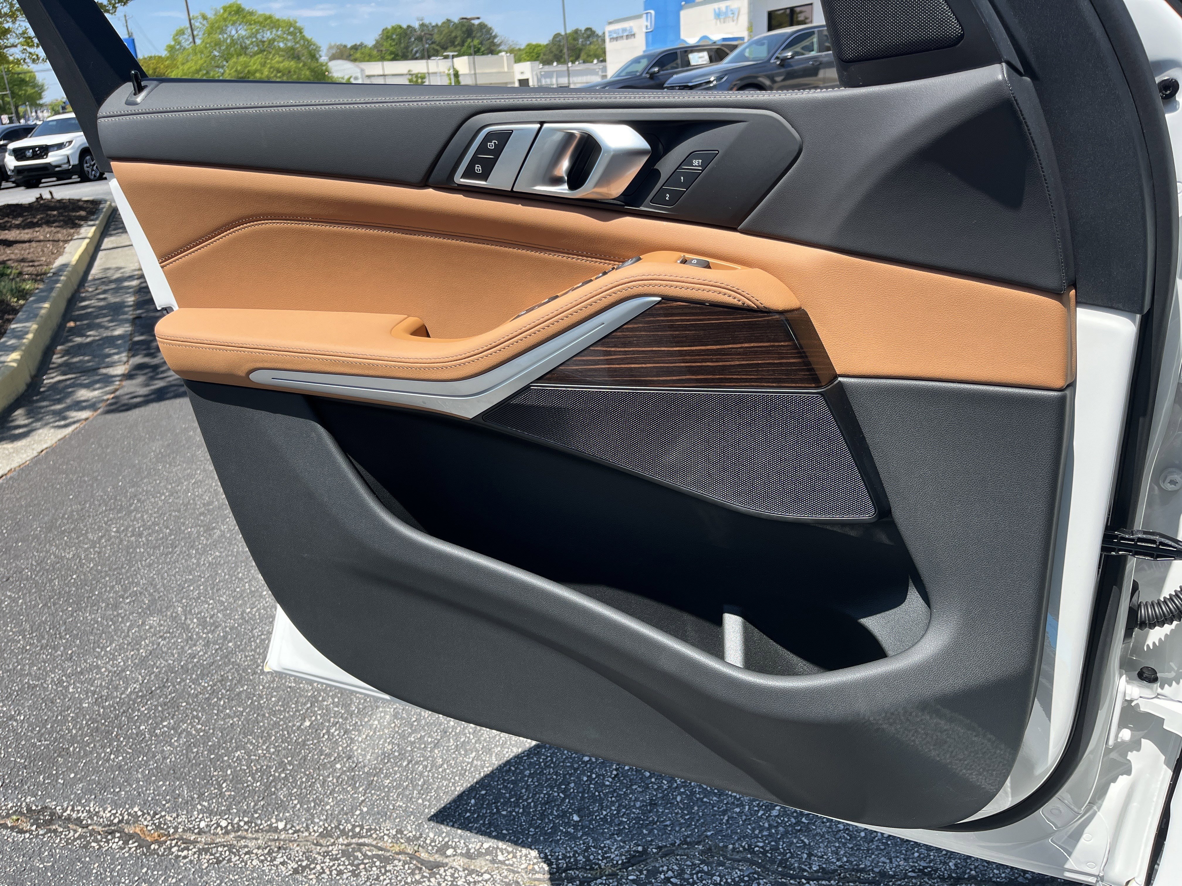 New 2026 Alpine White BMW sDrive40i image 12