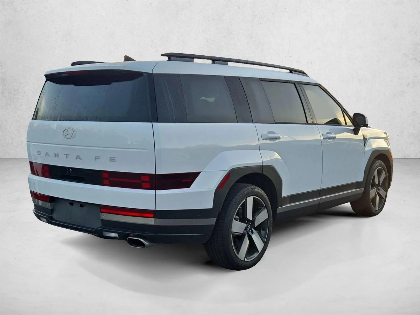 Used 2025 Serenity White Hyundai Limited image 5
