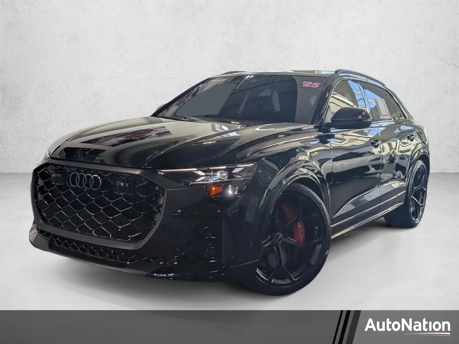 2025 Audi RS Q8 -'s photo