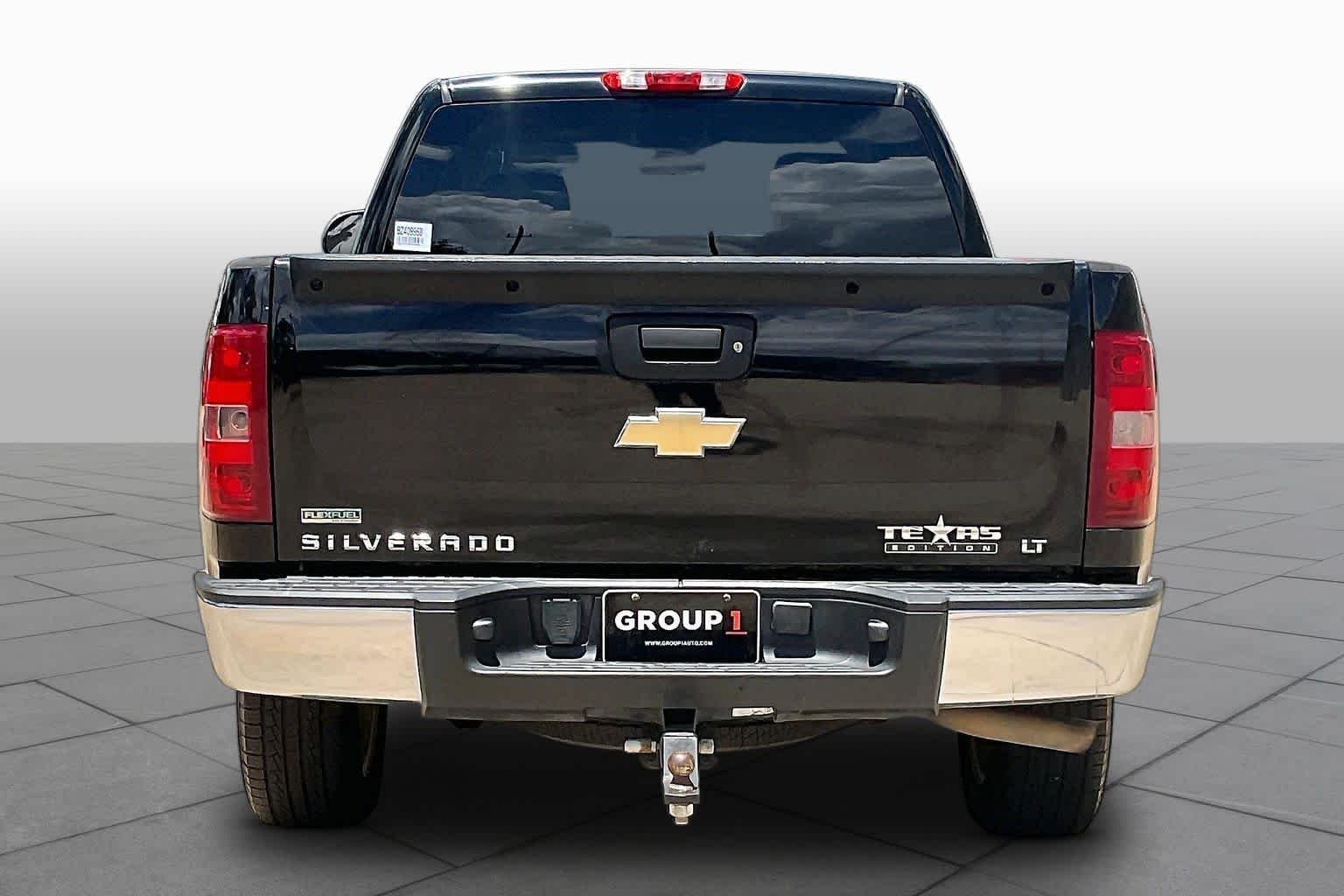 Used 2011 BLACK Chevrolet LT image 4