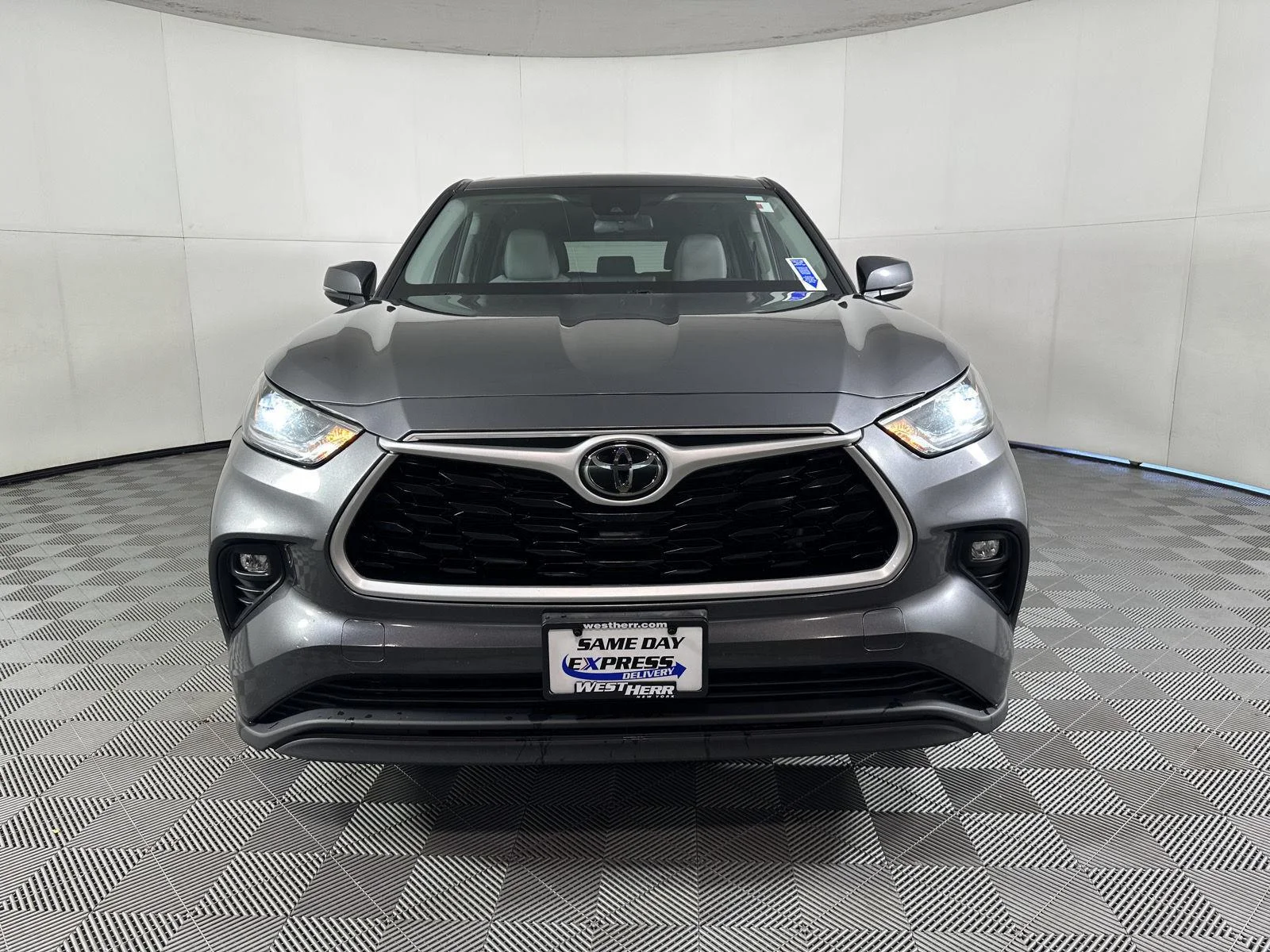 Used 2021 Magnetic Gray Metallic Toyota LE image 11