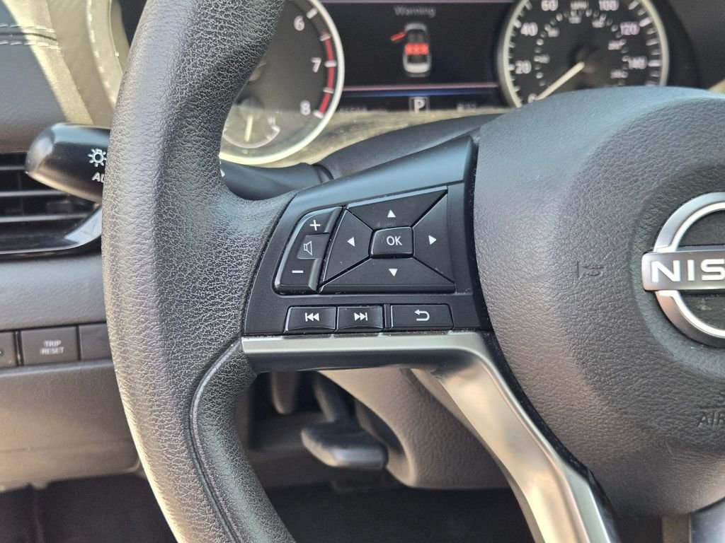 Used 2025 White Nissan SV image 24