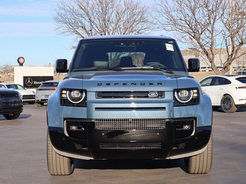 New 2026 Tasman Blue Metallic Land Rover X-Dynamic SE image 2
