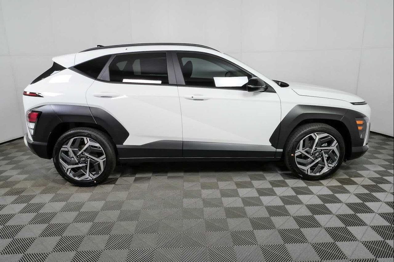 New 2026 Atlas White Hyundai SEL Premium FWD image 15