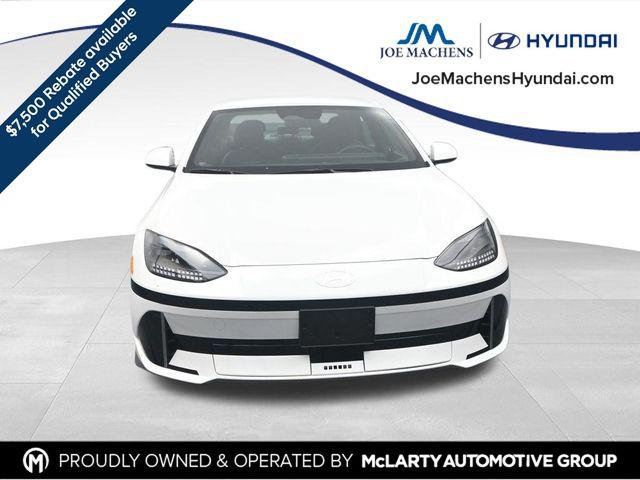 New 2025 White Hyundai SEL image 3