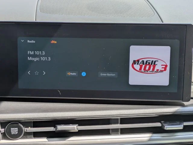 Certified Used 2024 White Hyundai SE image 17