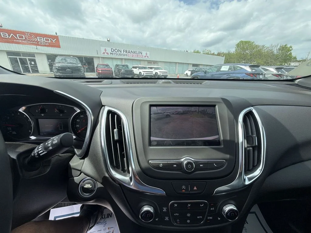 Used 2024 White Chevrolet LT image 17