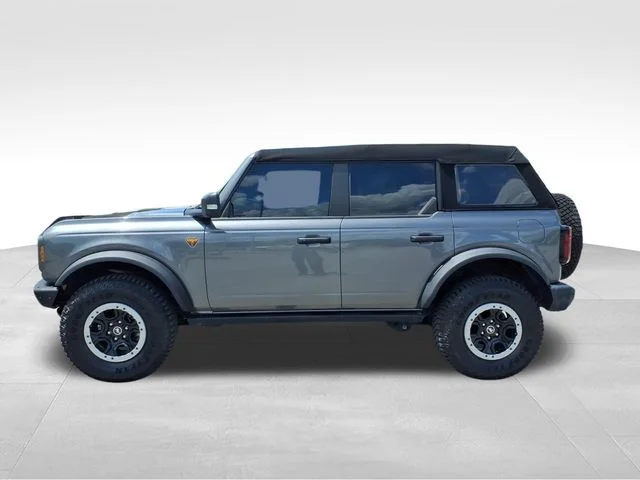 Used 2022 Gray Ford Badlands image 7