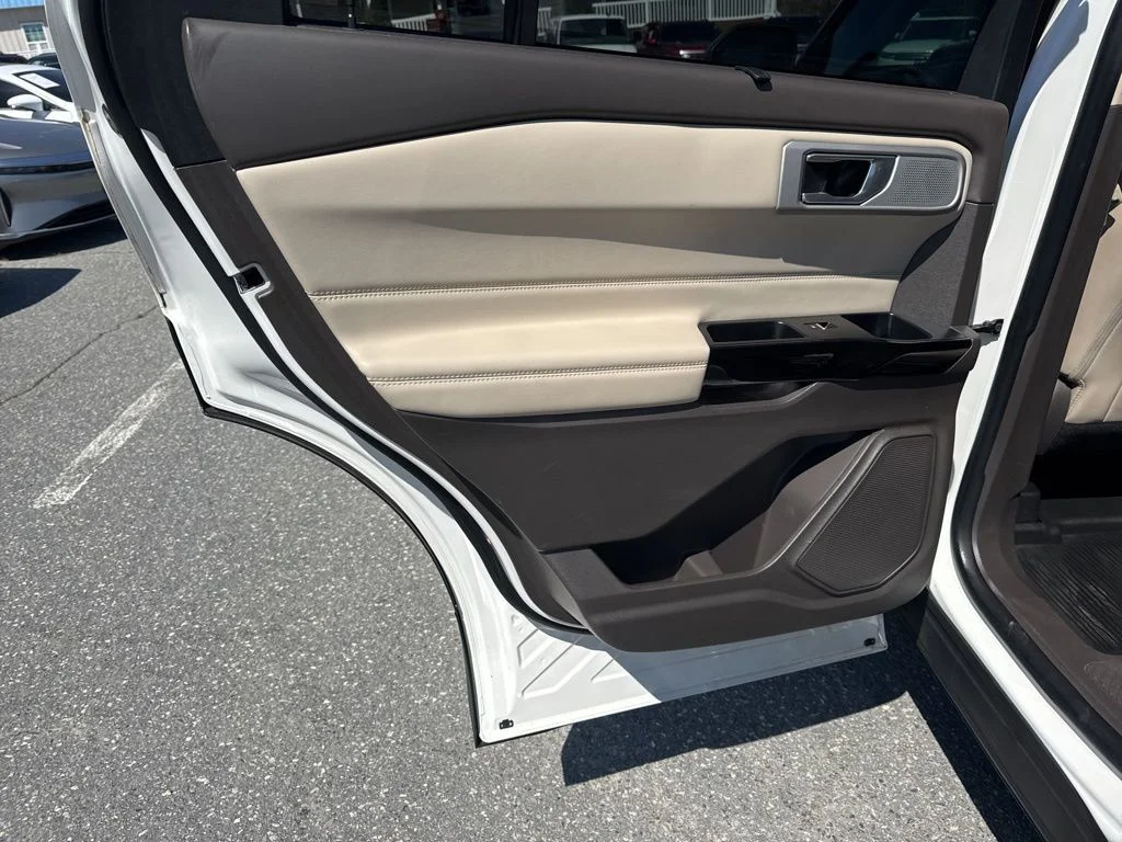 Used 2021 White Ford Platinum image 31