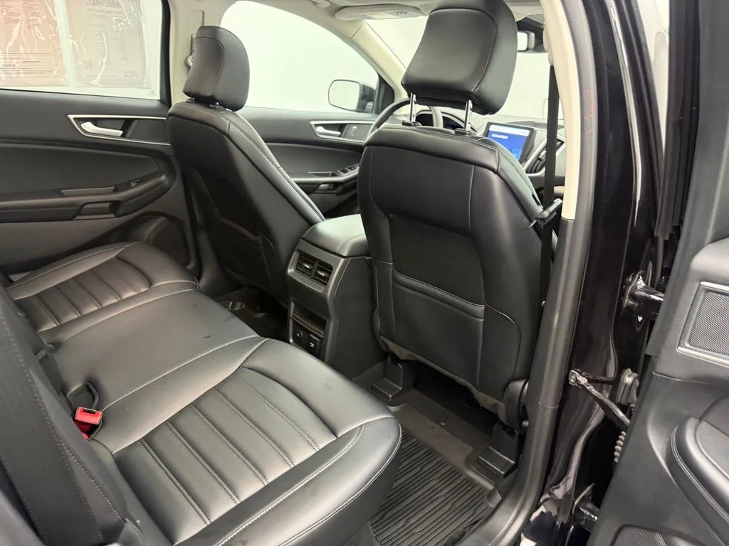Used 2024 Black Ford SEL image 42