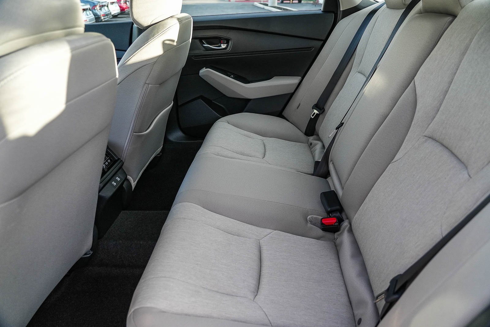 New 2026 Platinum White Pearl Honda LX image 19